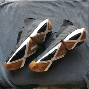 Nike Go Flyease Men's Sneakers Size 6.5 Color: black, In very good condition!